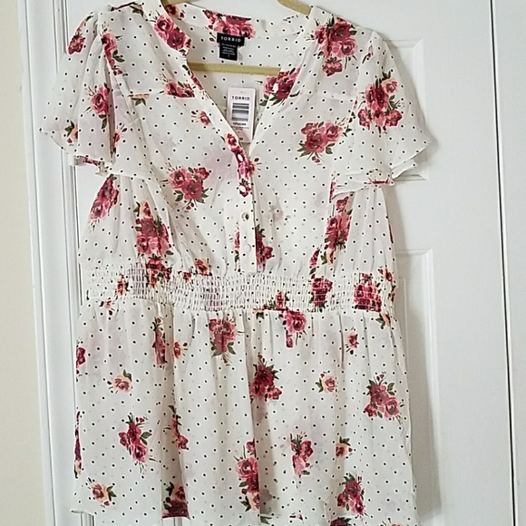 Torrid Tops - Fun floral top